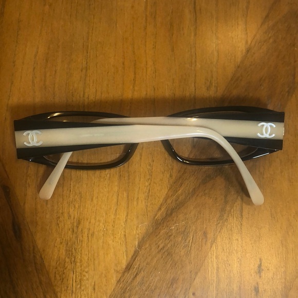 Chanel Small Prescribe Eyeglasses. - Picture 14 of 16